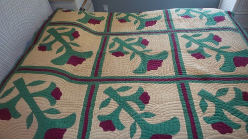 Antique Appliqued QUILT Flower Pattern, Green, Old Gold, Maroon, 74"x72" - Picture 4 of 10