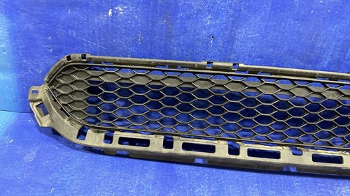 19-22 2019-2022 Honda Pilot Front Lower Bumper Grille Grill 71113-Tg7 OEM - Picture 5 of 9