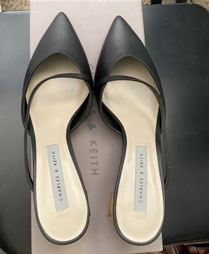 CHARLES & KEITH Hexagonic Gold Heels - Picture 2 of 7