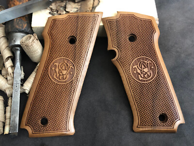 Smith & Wesson Turkish Walnut Wood Grips. S&W Model 59, 459, 659
