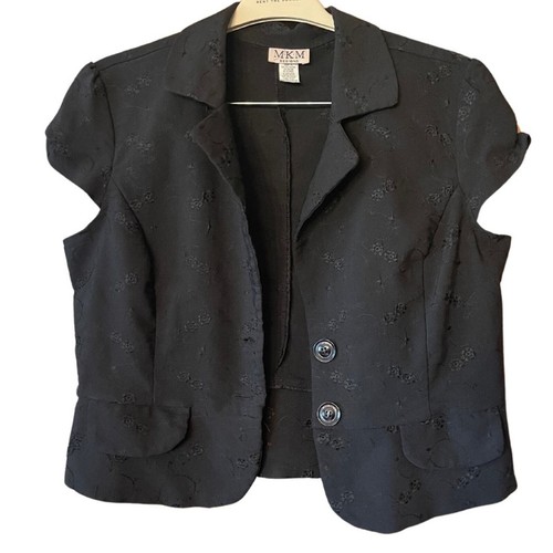 MKM Designs schwarz feminin Sommeroberteil / Jacke mit Ösendetail. Größe XL
