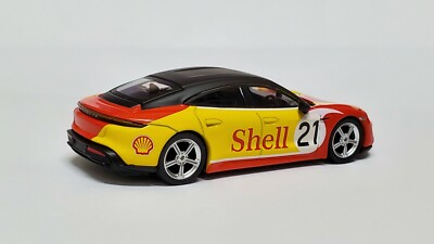 1:64 Mini GT X Shell Hong Kong Exclusive Porsche Taycan