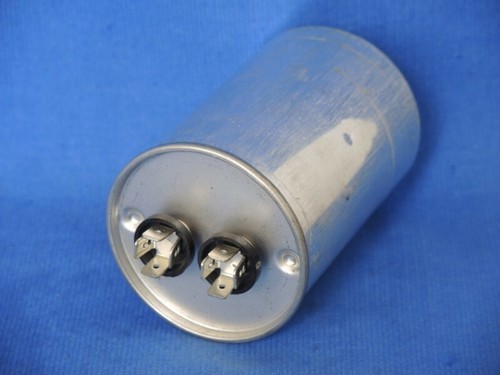 Condensador Aerovox Z26P1512N22 120 μF, 150 VAC - Imagen 3 de 4