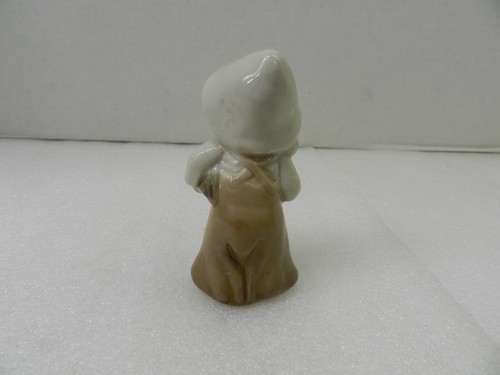 Estatuilla de porcelana de cosecha de sombrero con niña de granja de mediados de siglo de colección Country - Imagen 3 de 7