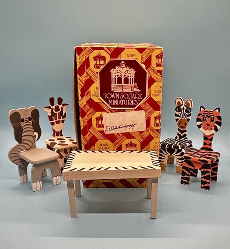 Town Square Miniatures Animal Table & Chairs Elephant Tiger Zebra Giraffe 1:12 - Picture 7 of 8