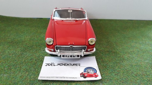 MG MGB rouge cabriolet ouvert open au 1/18 CORGI voiture miniature de collection - Foto 5 di 7