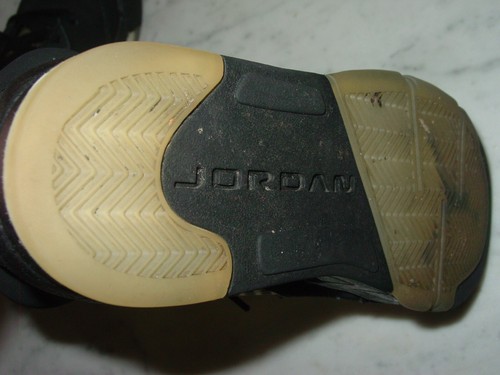 2016 Nike Air Jordan Retro 5 OG Black/Red/Metallic Silver Youth Shoes Size 4.5Y - Picture 11 of 13