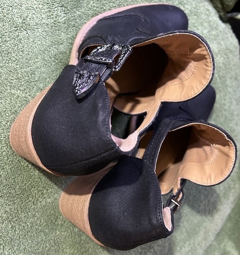 Qupid Women’s Ankle Black Cutout Side-Buckle Booties Shoes New Size 9 - Picture 2 of 5