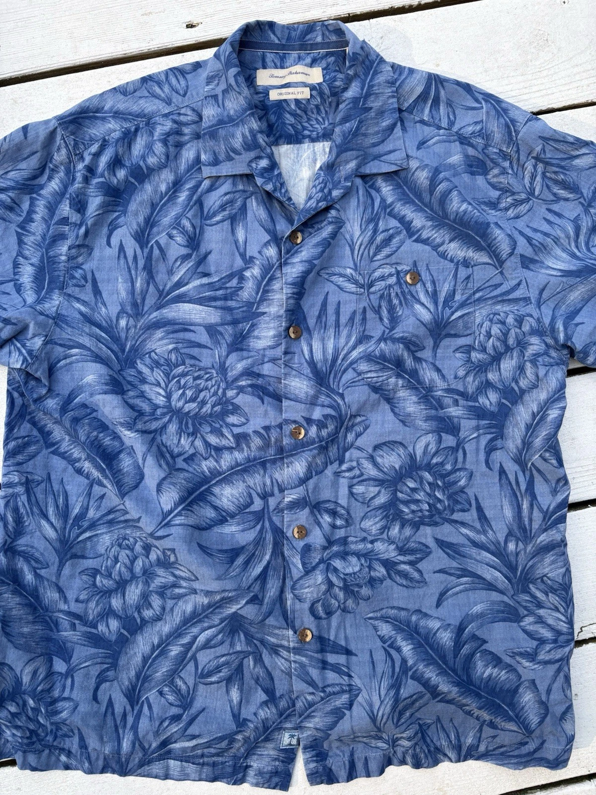 Tommy Bahama Shirt Mens Extra Large Floral Hawaiian Button Up Silk AOP Flower