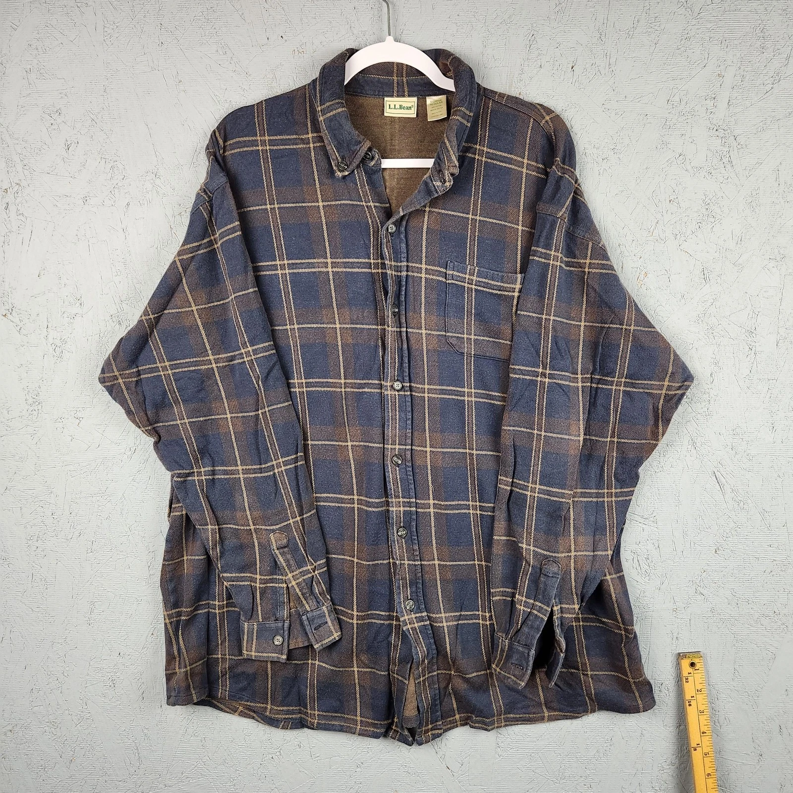 LL Bean Shirt Mens XL Blue Brown Plaid Button Down Pocket Flannel Outdoors Hike