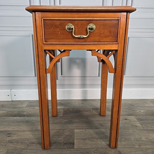 Antique Georgian Style Side Table & Drawer – Bedside Nightstand Telephone Lamp - Picture 6 of 24