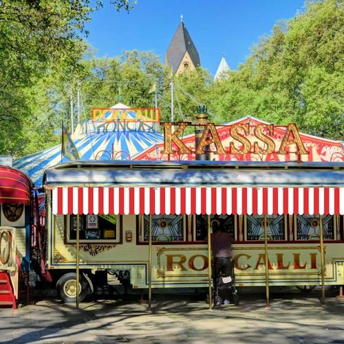 5 Pcs Carnival Tent Circus Carnival Hanging Decorations Red and White Striped... - Picture 7 of 7