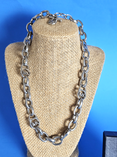 Michael Kors Silver Tone 21" Adjustable Chunky Necklace w/Original Box - Picture 2 of 7