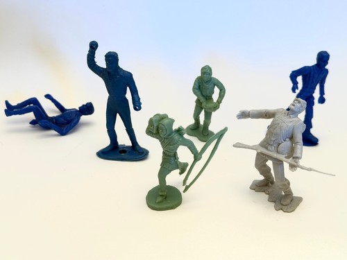 Vintage 60er Jahre Figuren verschiedene Themen: Astronaut, Soldat, Bund, Dienst+ - Bild 4 von 4