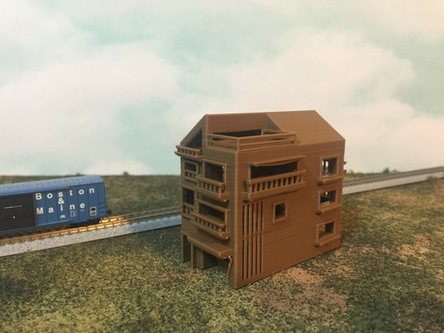 Ski Mountain Lodge or Beach Condo Roof Deck 4 Floors - Z Scale 1:220 - Built Up! - Picture 2 of 11