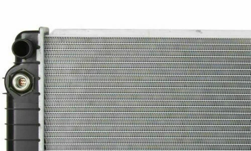Radiador 1790 compatible con Chevy C1500 K1500 GMC C1500 K1500 V8 1996-1999 4,3 L 5,0 L Foto 3 de 4