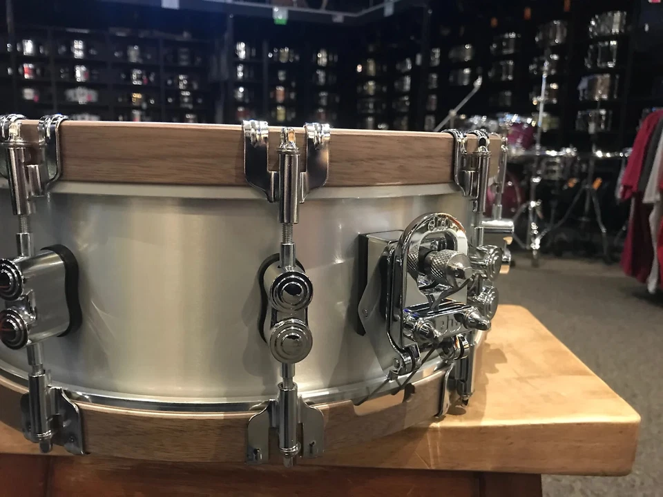 PDP Concept Select 3mm Aluminum 5x14 Snare Drum w/ Walnut hoops - Image 2 of 4