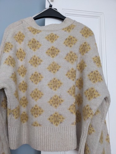 Floral Oversized Jacquard Fluffy Cardigan from ZARA:: MEDIUM: Colour Light Beige - Picture 8 of 24