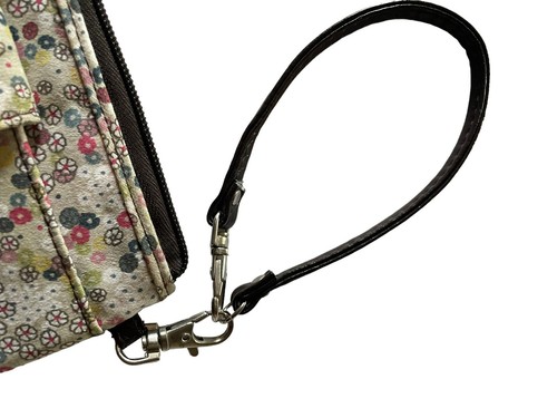 Thirty-One Wristlet / Wallet Removable Strap 7x4.5” Multi-compartment - Picture 5 of 7