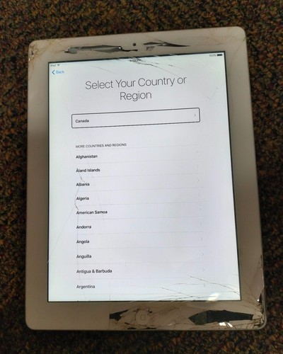 Apple iPad 2 16GB, Wi-Fi + Cellular (Verizon), 9.7in - White - Picture 1 of 5