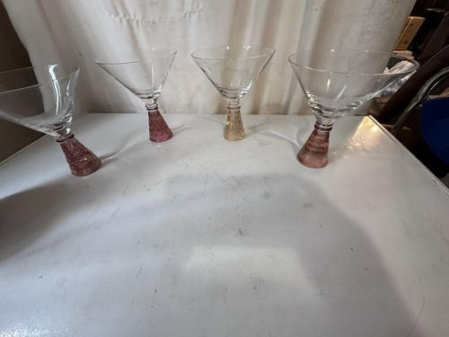 4 ARTLAND PRESCOTT Martini Glasses Irredescent Pink & Gold Honeycomb Base - Picture 2 of 5