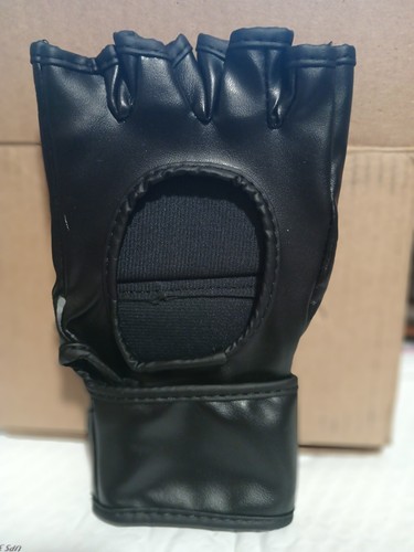 Guante UFC JULIANA 'KILLER' MILLER autografiado firmado (certificado de autenticidad básico JSA) - Imagen 3 de 7