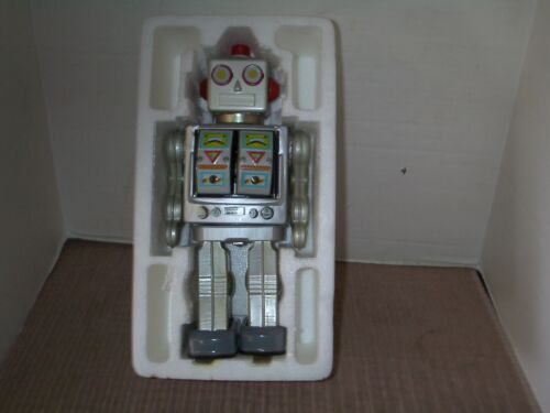 MIB Space Wall Man Robot - Picture 2 of 2