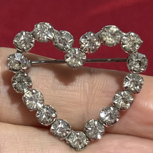 Vtg Silver Tone Clear Rhinestone Open Heart Brooch Love Pin Unsigned Valentine - Picture 13 of 13