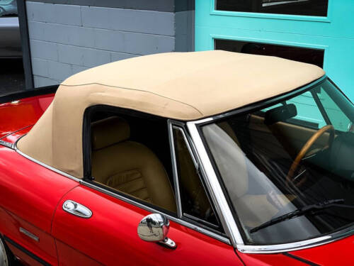 1987 Alfa Romeo Spider Graduate 2dr Convertible - Picture 20 of 40