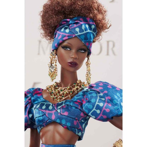 Integrity Toys X Jason Kramer Designs Look At Her Zuri Okoty Dressed Doll - Picture 7 of 8