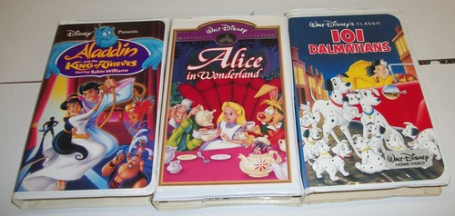 COLLECTION OF 18 DISNEY VHS MOVIES - FANTASIA - BAMBI - PINOCCHIO - LION KING - Picture 5 of 6