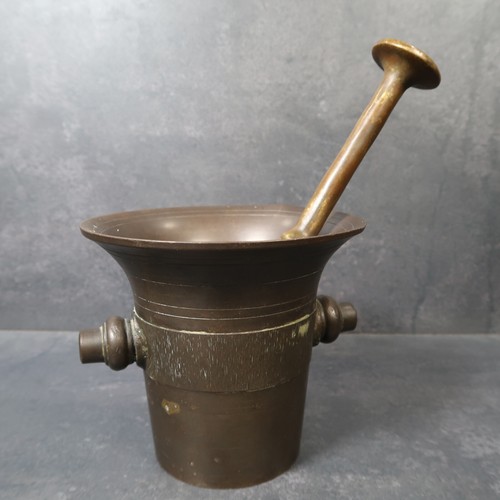 Schöner alter Mörser mit Stößel Bronze oder Messing Apothekenmörser 1030g - Picture 8 of 23