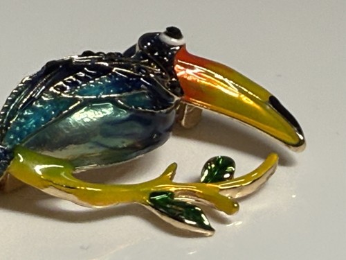 Brooch Toucan Enamel Multicolour Bird Blue Rhinestone - Picture 3 of 14