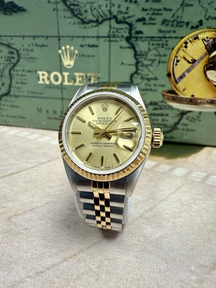 Reloj Rolex Oyster Perpetual Datejust para dama esfera dorada jubileo de dos tonos 69173 Foto 2 de 4