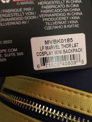 Mini Mochila Cosplay Loungefly Thor: Love and Thunder Brilla en la Oscuridad - Nueva - Imagen 5 de 12