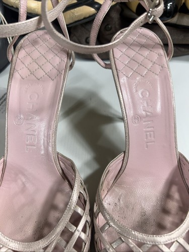 Chanel 40 Pumps High Heels Sandals Pink Metallic Leather Silver CC Logo Buckles - Picture 6 of 24