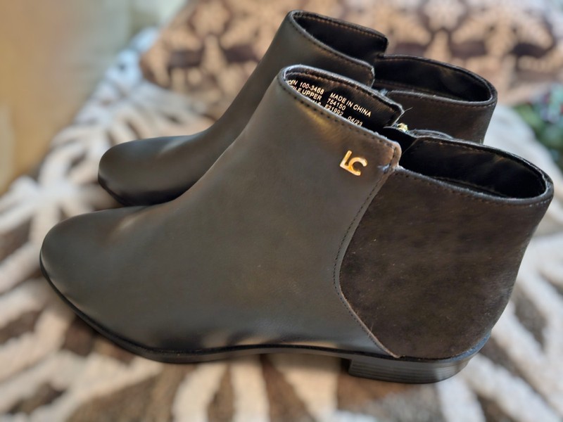 NWT-Women's Liz Claiborne Roycen Ankle Boots- Size 10- Black- FREE SHIPPING