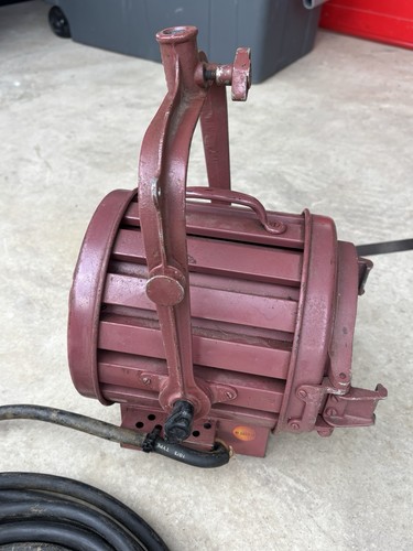 Mole-Richardson 407 1000W 6" Baby SolarSpot Bühnenlicht - getestet - Bild 3 von 6