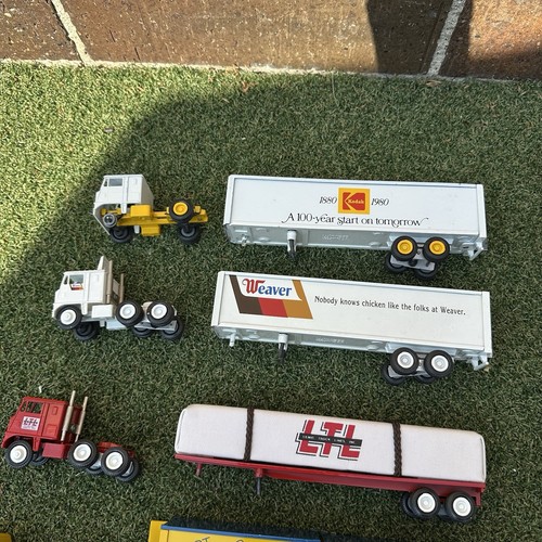 Lot Of 18 Winross Diecast 1/64 Semi Trucks - Picture 8 of 12