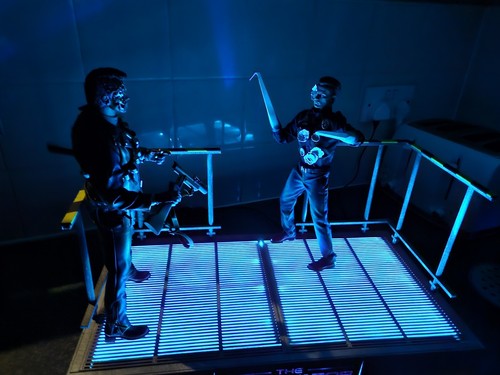 DIORAMA FOR 1/6 FIGURES, THE TERMINATOR, T-800, HOT TOYS, SIDESHOW - Picture 7 of 16
