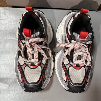 BALENCIAGA tyrex43新品ー 収納袋付き BALENCIAGA tyrex43新品ー 収納袋付き