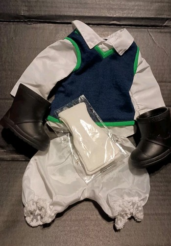 Pre-owned Lot of 18" Doll Clothing & Shoes - Picture 3 of 7