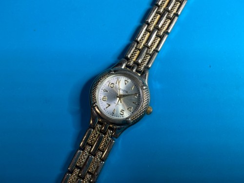 Ladies GENEVA Two Tone Water Resistant Quartz Watch Working - Picture 1 of 3