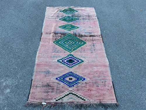 Handmade Vintage Moroccan Rug – Diamond Pattern, Soft Pink and Green, 100% Wool - Picture 9 of 9