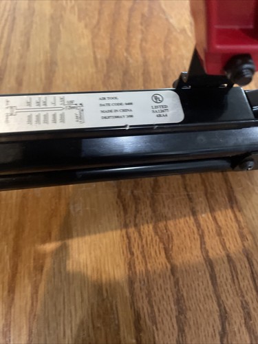 Husky Tools 1-1/4” Brad Nagler Modell F32 & 1-1/4” Tacker Modell 9032 beide 18 Gauge - Bild 11 von 14