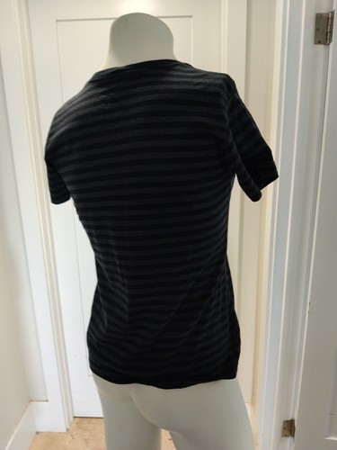 The Disney Store Mickey Walt Disney Studios gestreiftes T-Shirt neu ohne Etikett Damengröße Lg - Bild 2 von 3