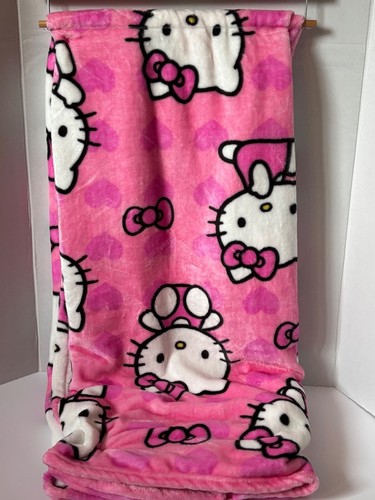 Hello Kitty I Love Pink Blanket Silk Touch Throw 50inx70in - Bild 2 von 2
