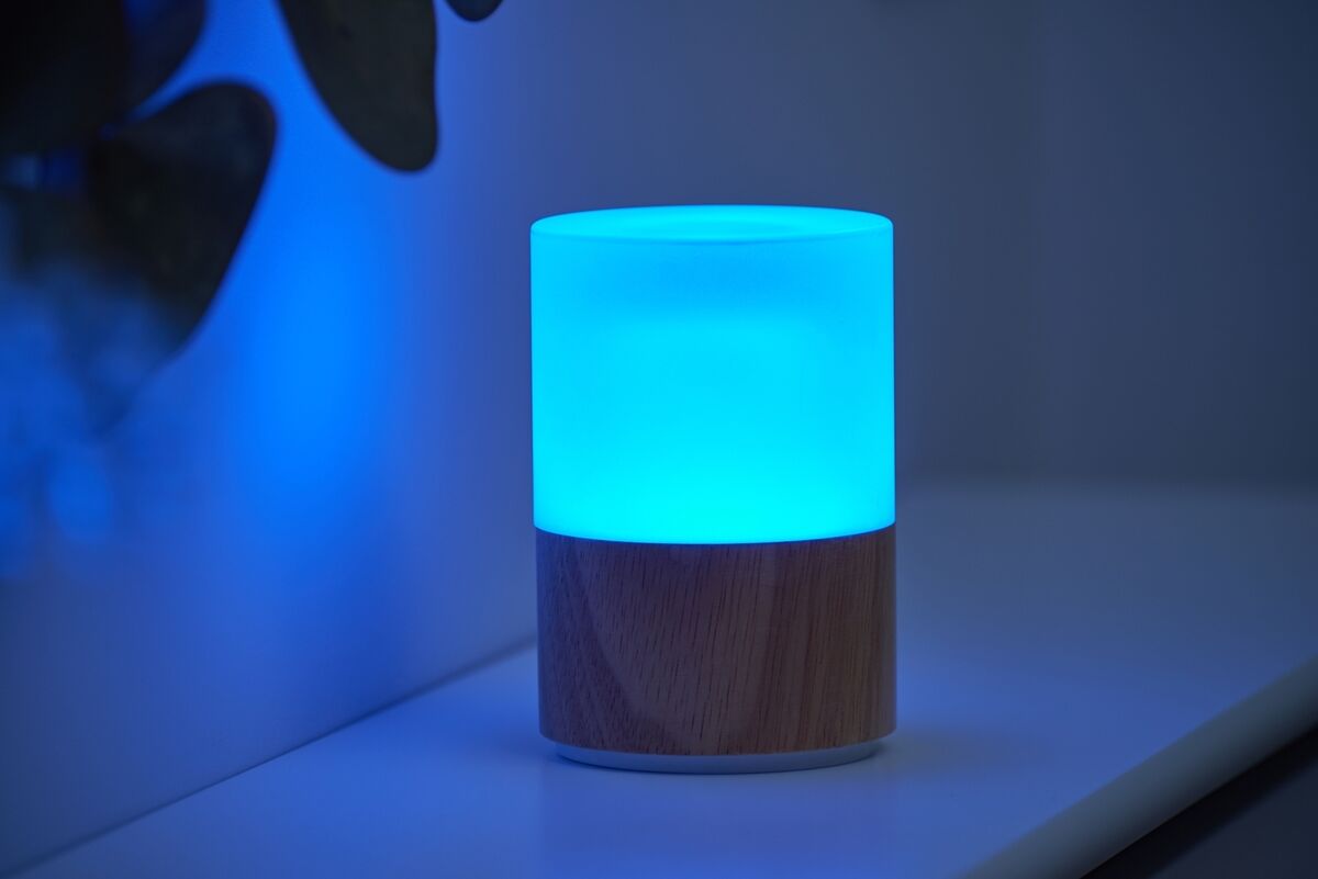 Table lamp outlet colour changing