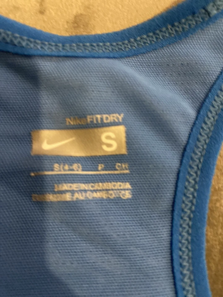 Camiseta sin mangas Nike para mujer azul/blanco calce seco atlético carrera espalda ropa deportiva talla S 4-6 Foto 3 de 4