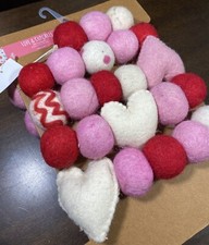 LOVE  CUPCAKES NEW  WOOL GARLAND Farmhouse 6 Feet Valentine  s CUTE 